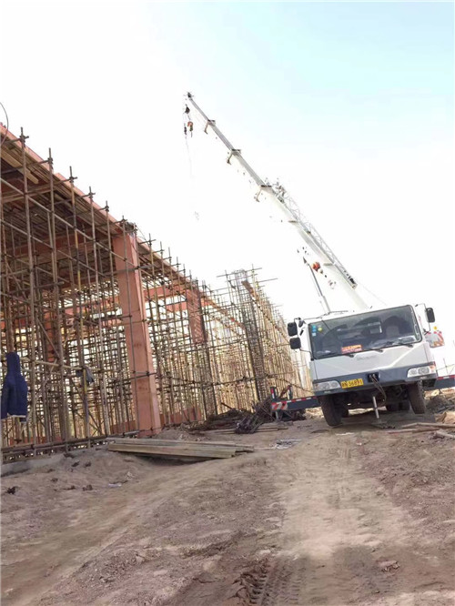 赤壁市25 吨、50 吨吊车怎么选？多大重量 / 半径适合对应车型？